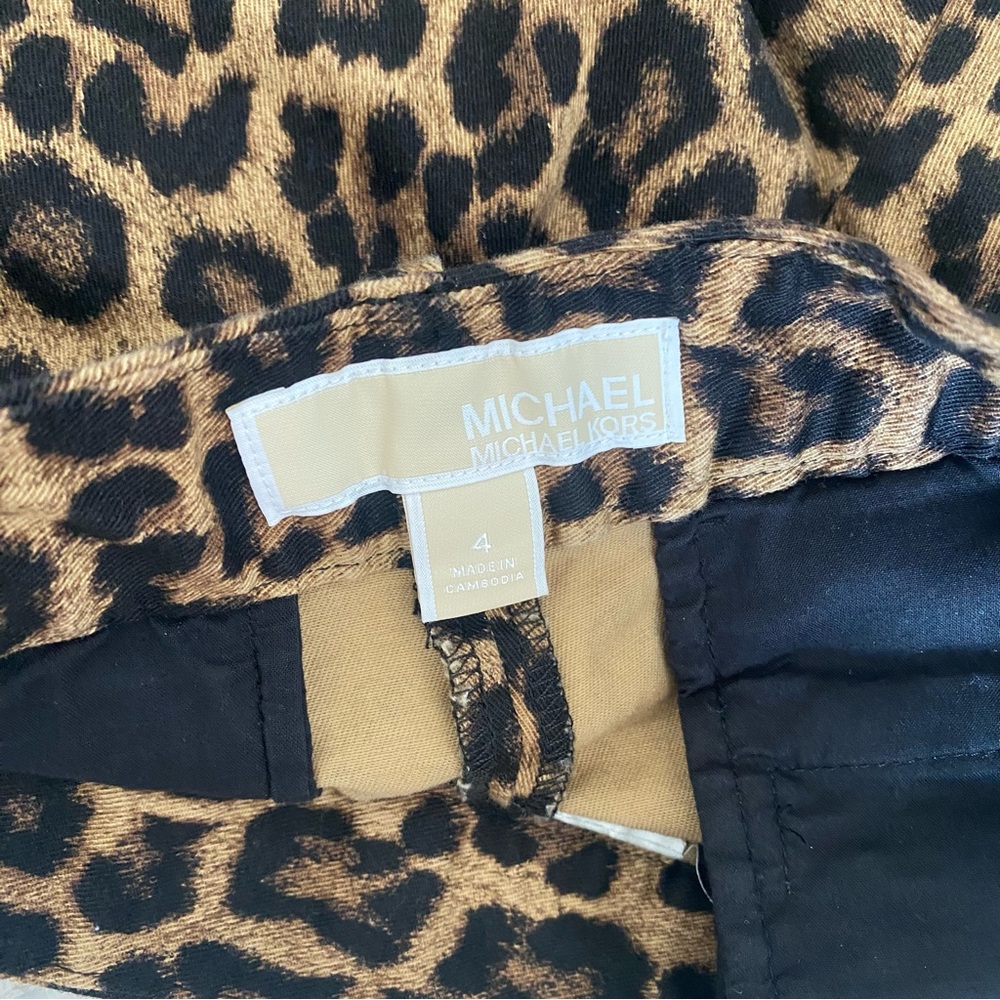 MICHAEL MICHAEL KORS WOMEN’S BROWN LEOPARD PRINTED STRETCH SHORTS, Size 4 - Picture 4 of 8